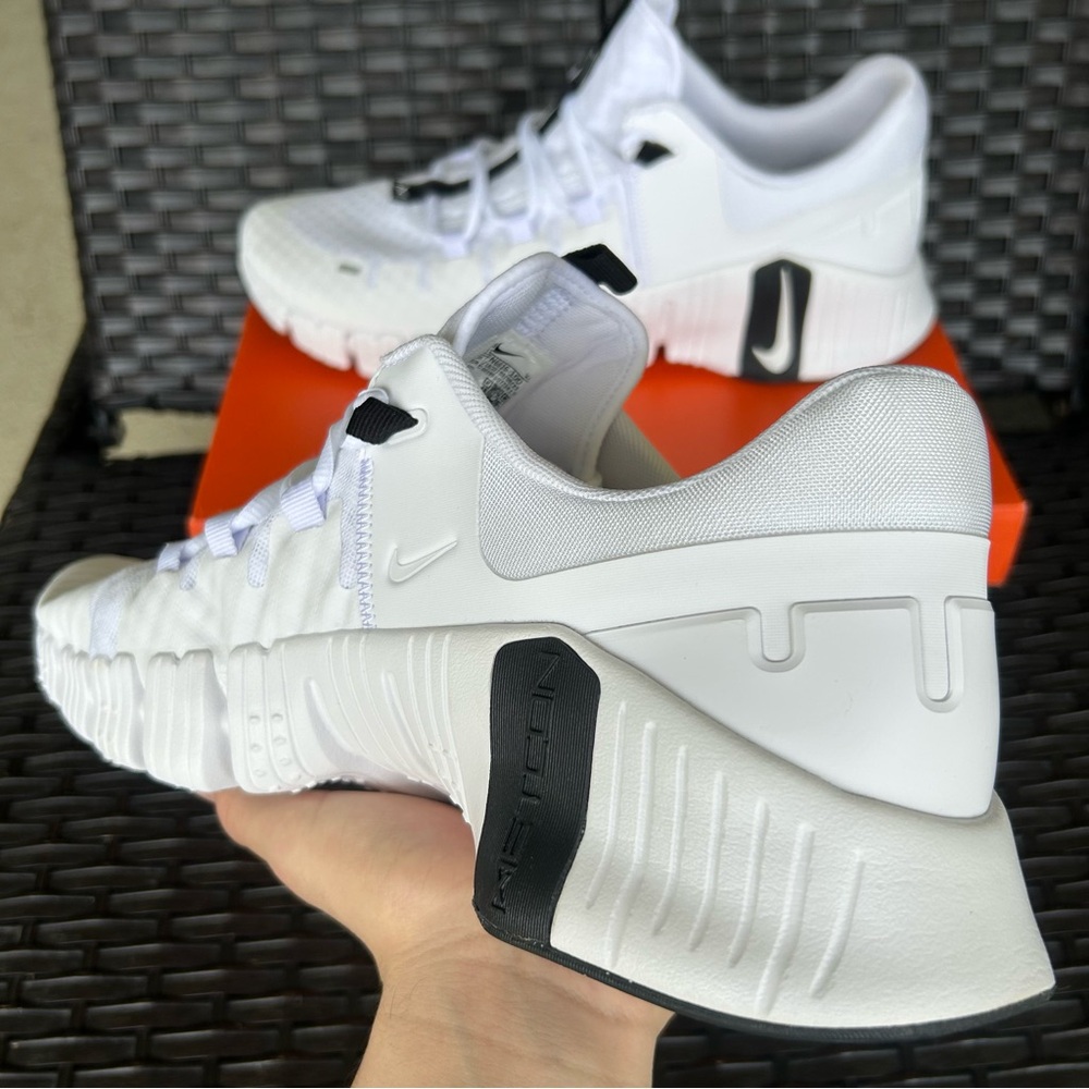 NIKE FREE METCON 5 TB WHITE BLACK Size 13 - Picture 4 of 5